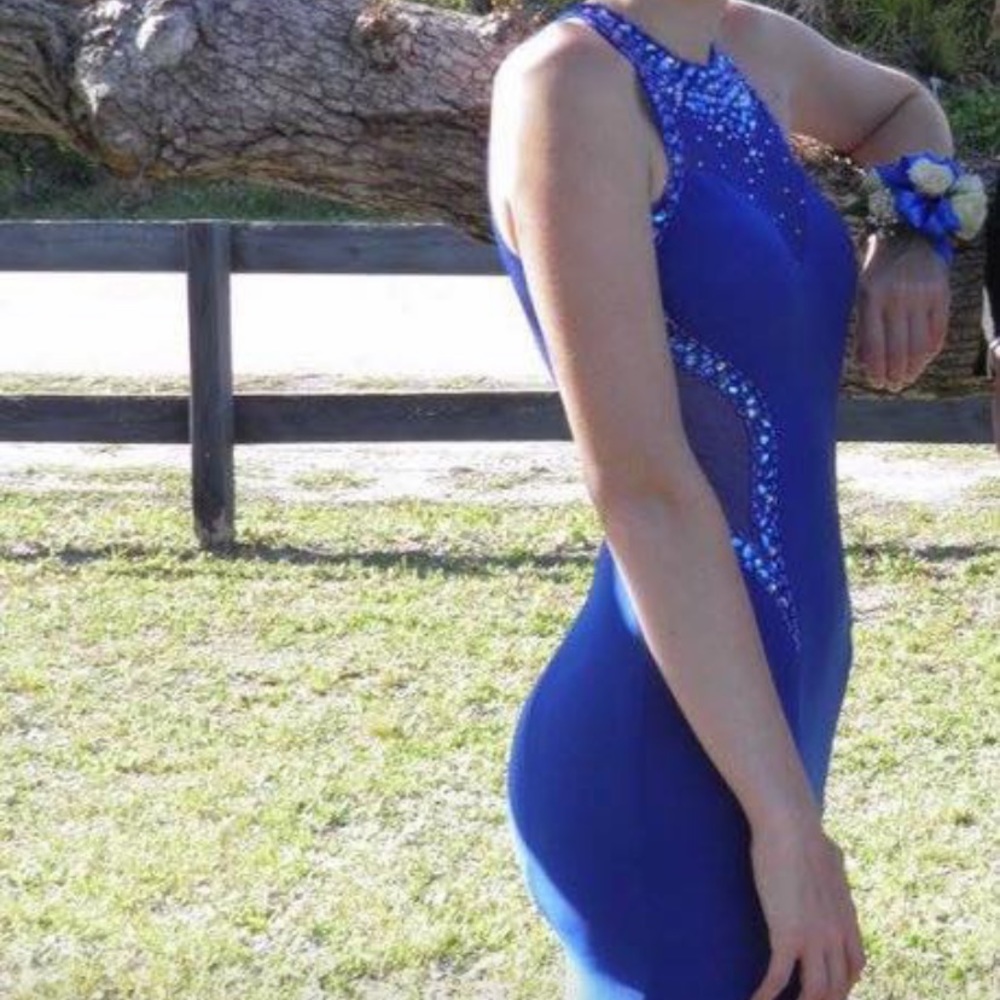 Prom Dress - Picture 2 of 6